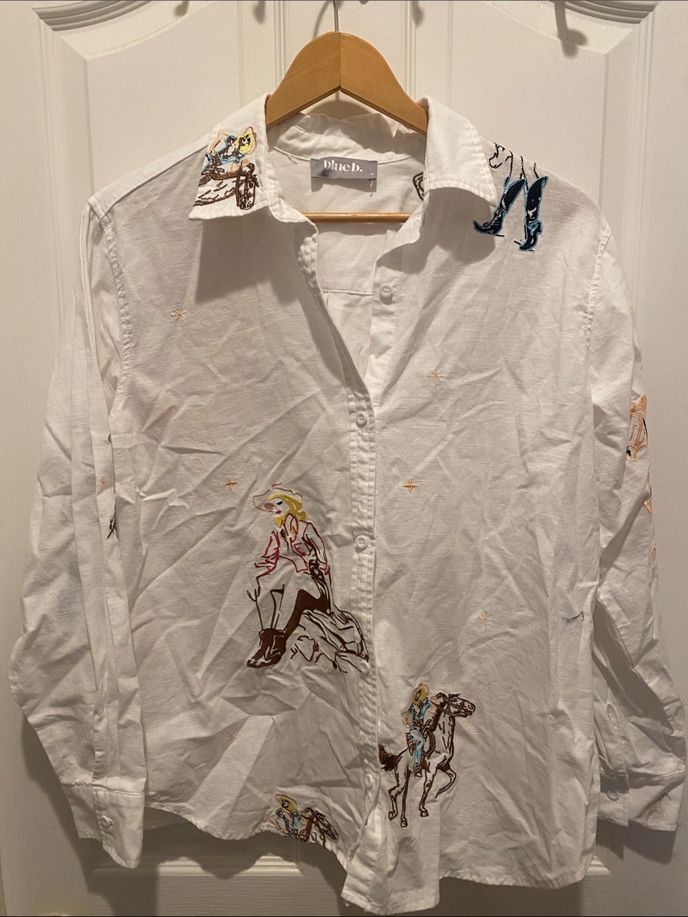 Blue B Collection cowgirl embroidered shirt-medium - Picture 1 of 9